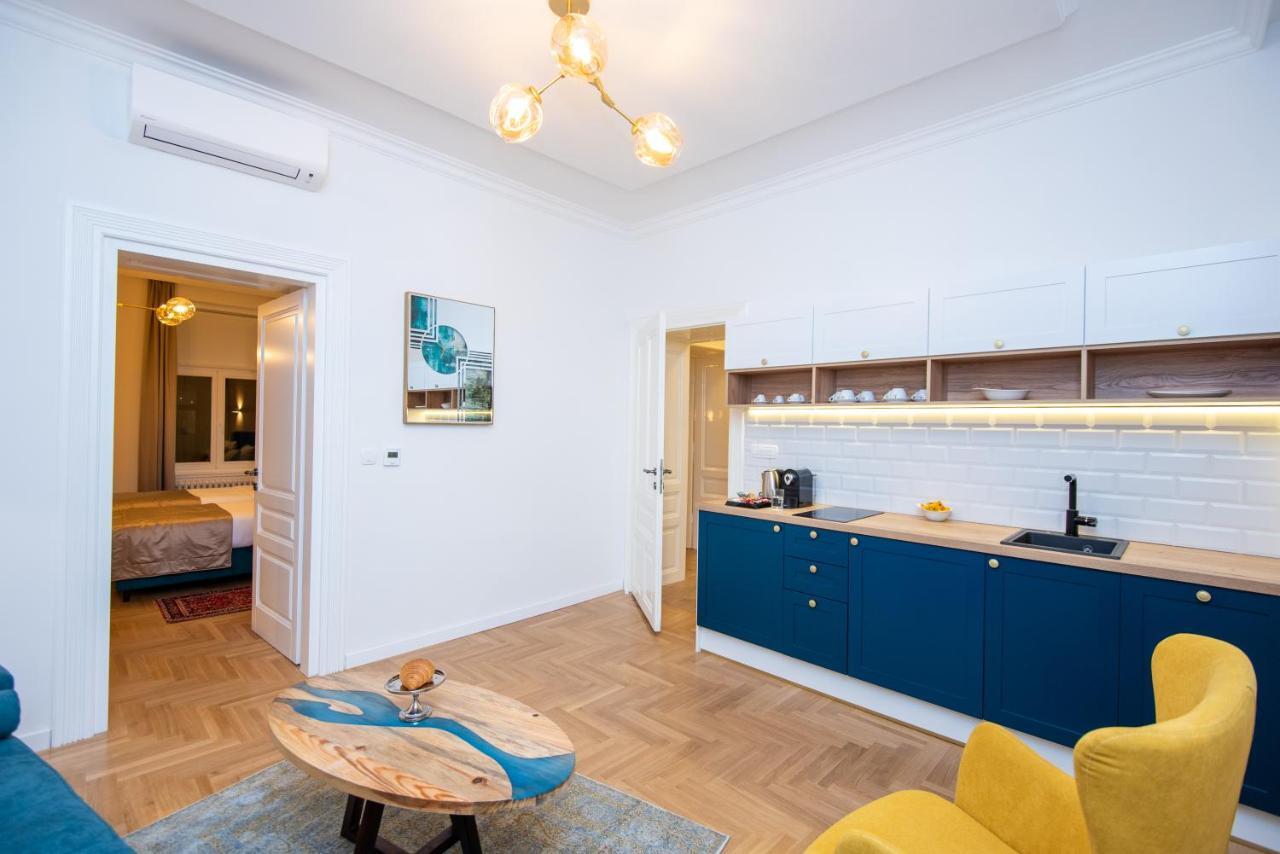 Megapolis City Center Suites Sarajevo Bagian luar foto